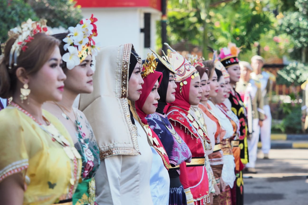 Foto 1 dari 10: Peringati Sumpah Pemuda, Pemkot Madiun Gelar Upacara Di Balai Kota