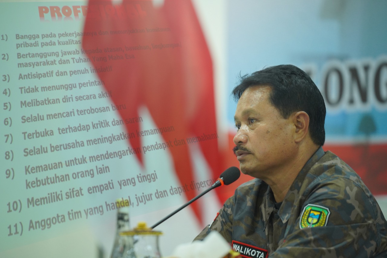 Foto 2 dari 9: Tutup Latsar CPNS tahun 2022, Wali Kota Pesan Jaga Komitmen dalam Bertugas