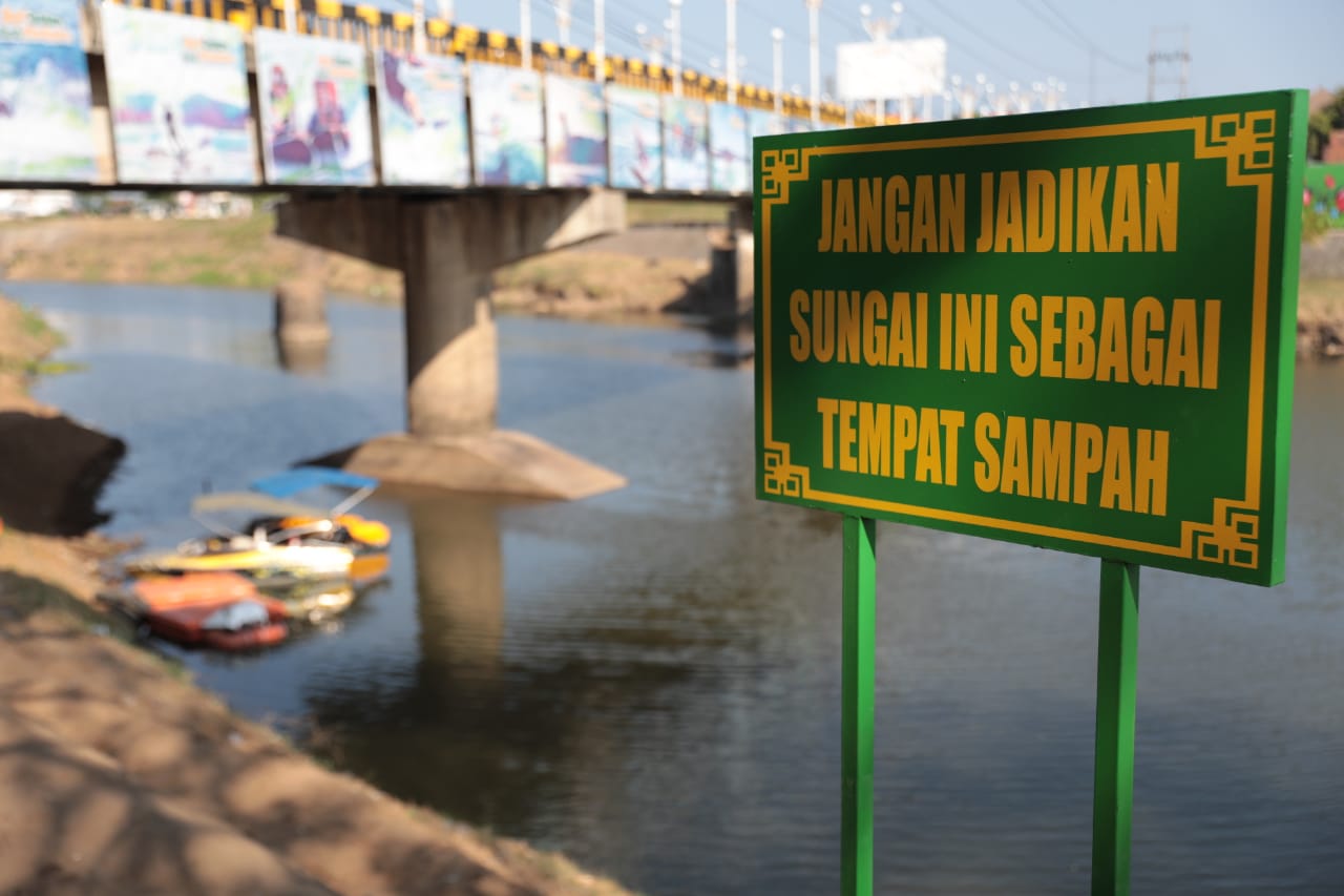 Foto 2 dari 10: Pastikan Sesuai Progres, Wali Kota Kembali Tinjau Lokasi Calon Wisata Air Bantaran Madiun