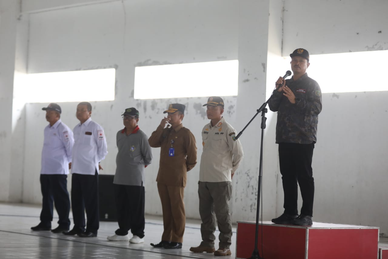 Foto 2 dari 11: Pimpin Apel Tim Gabungan Pasar Besar Madiun, Wali Kota Pesan Jaga Ketertiban