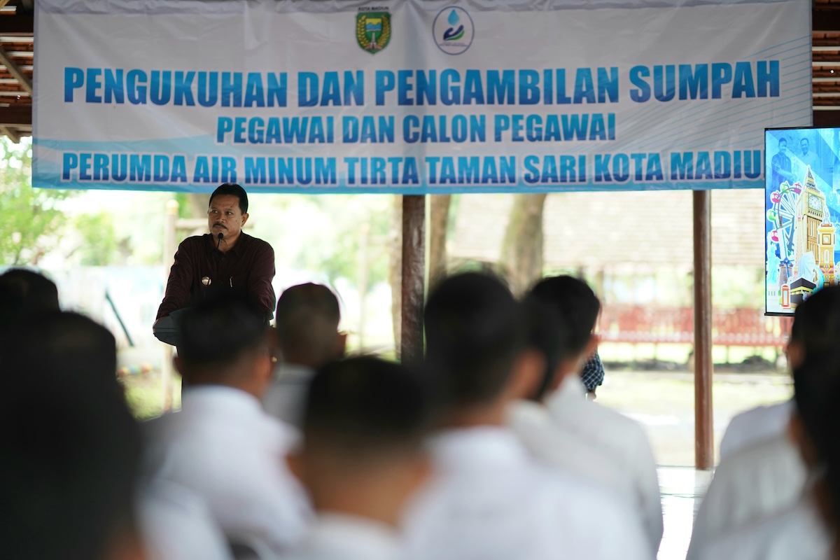 Lantik Pegawai PDAM Tirta Taman Sari, Wali Kota Pesan Jaga Profesionalisme Kerja