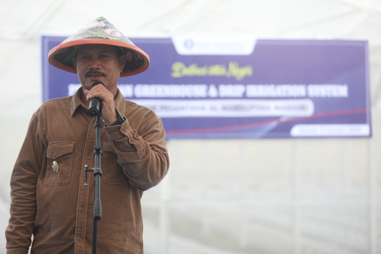 Foto 9 dari 13: Resmikan Greenhouse & Drip Irrigation System Ponpes Al Mardliyyah Madiun, Wali Kota Maidi Harap Bermanfaat