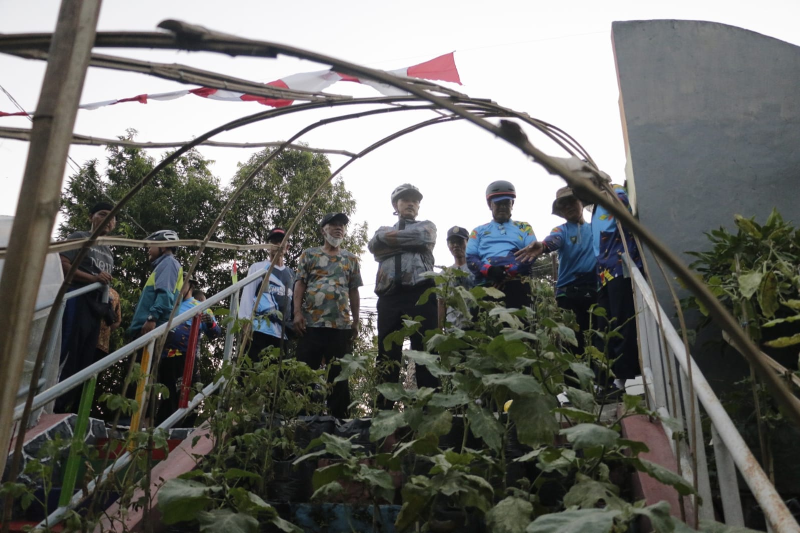 Foto 1 dari 6: Pastikan Kesiapan Kunjungan Lapang Lomba Kelurahan Terbaik, Wali Kota Cek Sembari Gowes
