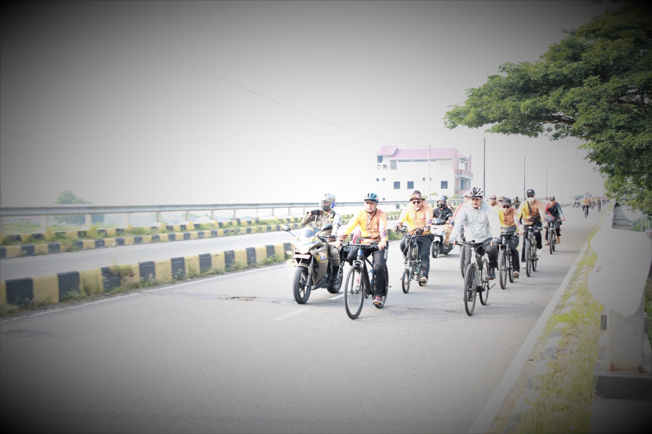Foto 5 dari 10: Wali Kota Gowes Pagi Sembari Monitoring Proyek Pembangunan