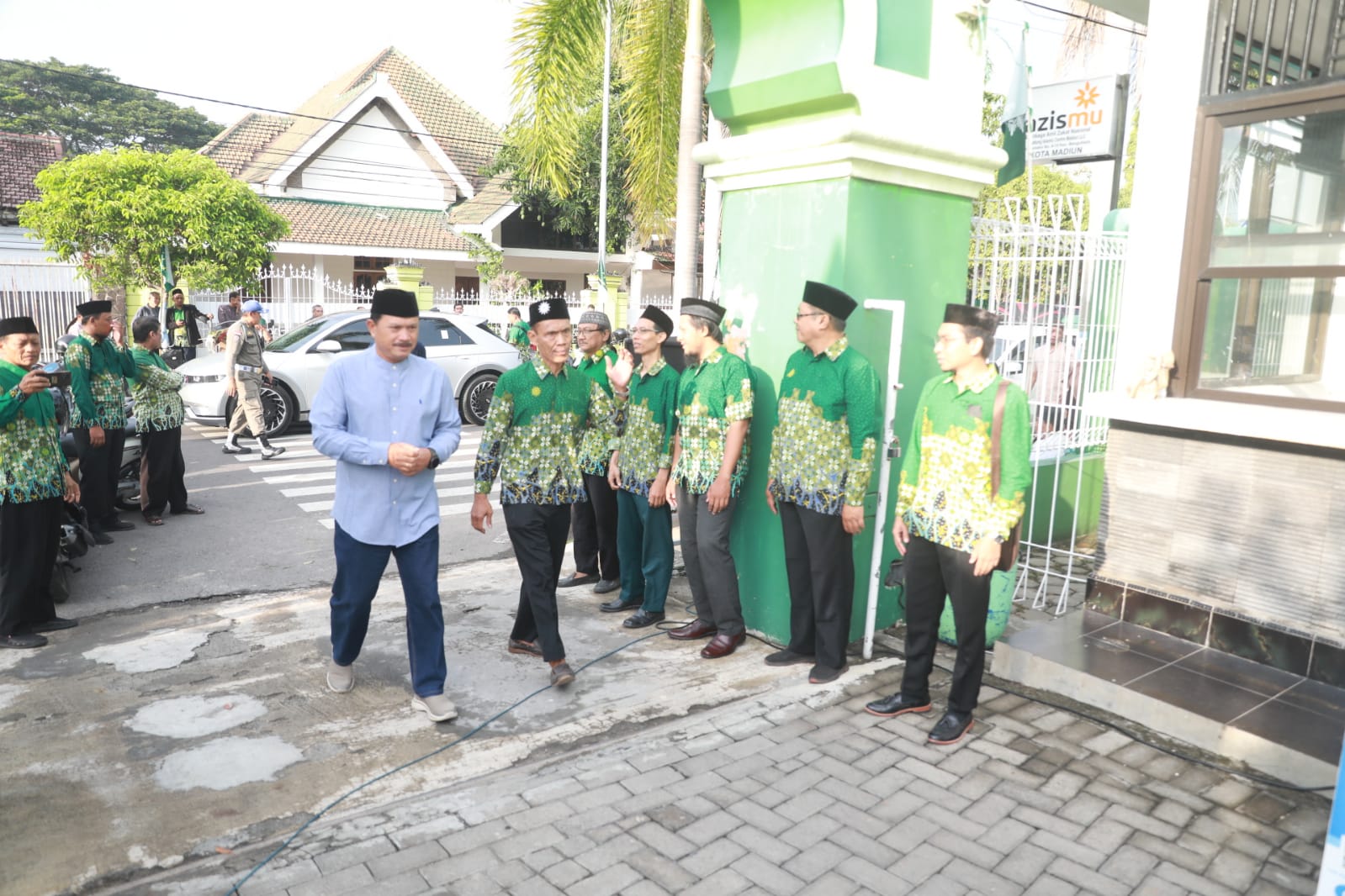 Foto 6 dari 14: Hadiri Pengajian Rutin Di Islamic Center, Wali Kota Ajak Jamaah Doakan Kota Madiun