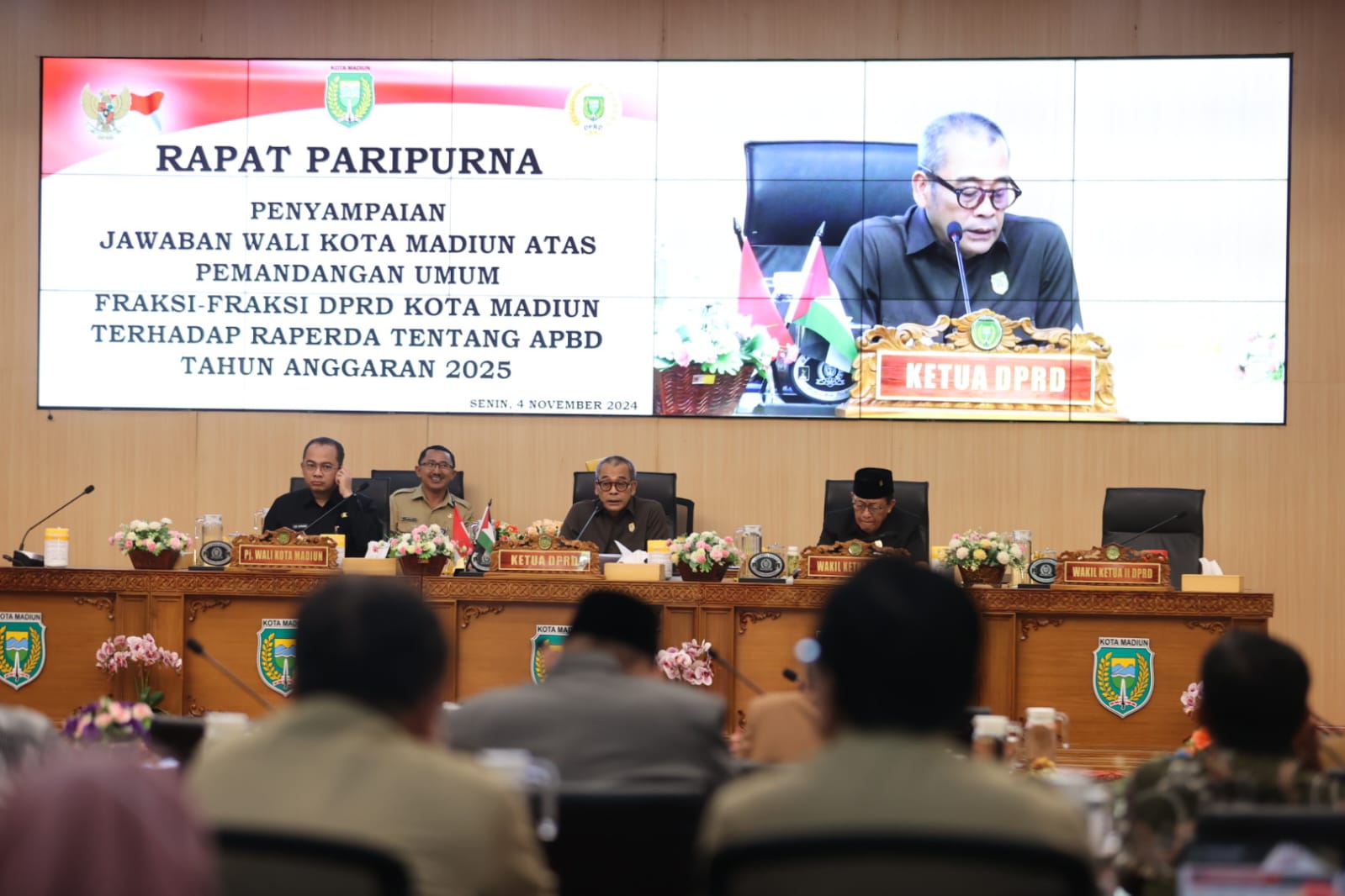 Foto 1 dari 9: Hadiri Rapat Paripurna, Pj Wali Kota Sampaikan Jawaban Atas Pemandangan Umum Fraksi DPRD Untuk Raperda APBD 2025