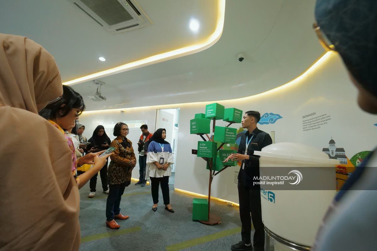 Foto 3 dari 9: Kembangkan Program Smart City, Pemkot Madiun Rencanakan Bangun Command Operation Center⁣