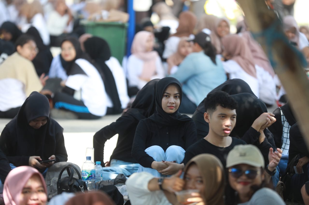 Foto 13 dari 18: Berangkatkan Jalan Sehat Dies Natalis ke-11 PNM, Wali Kota Apresiasi Mahasiswa PNM yang Banyak Keluar Negeri