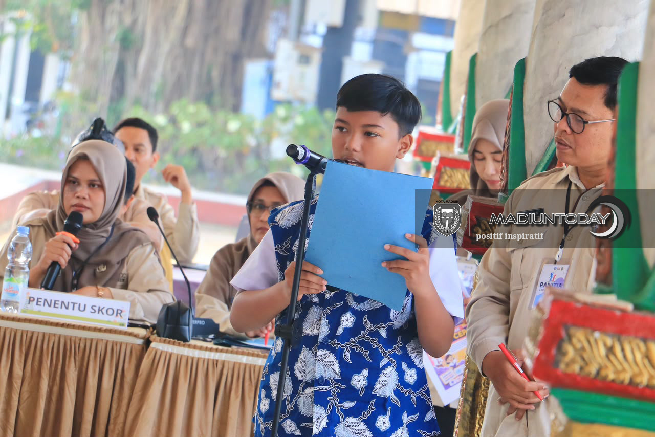 Foto 2 dari 10: Adu Cepat Tepat di Final LCC, Asah Pengetahuan dan Kepercayaan Diri Siswa
