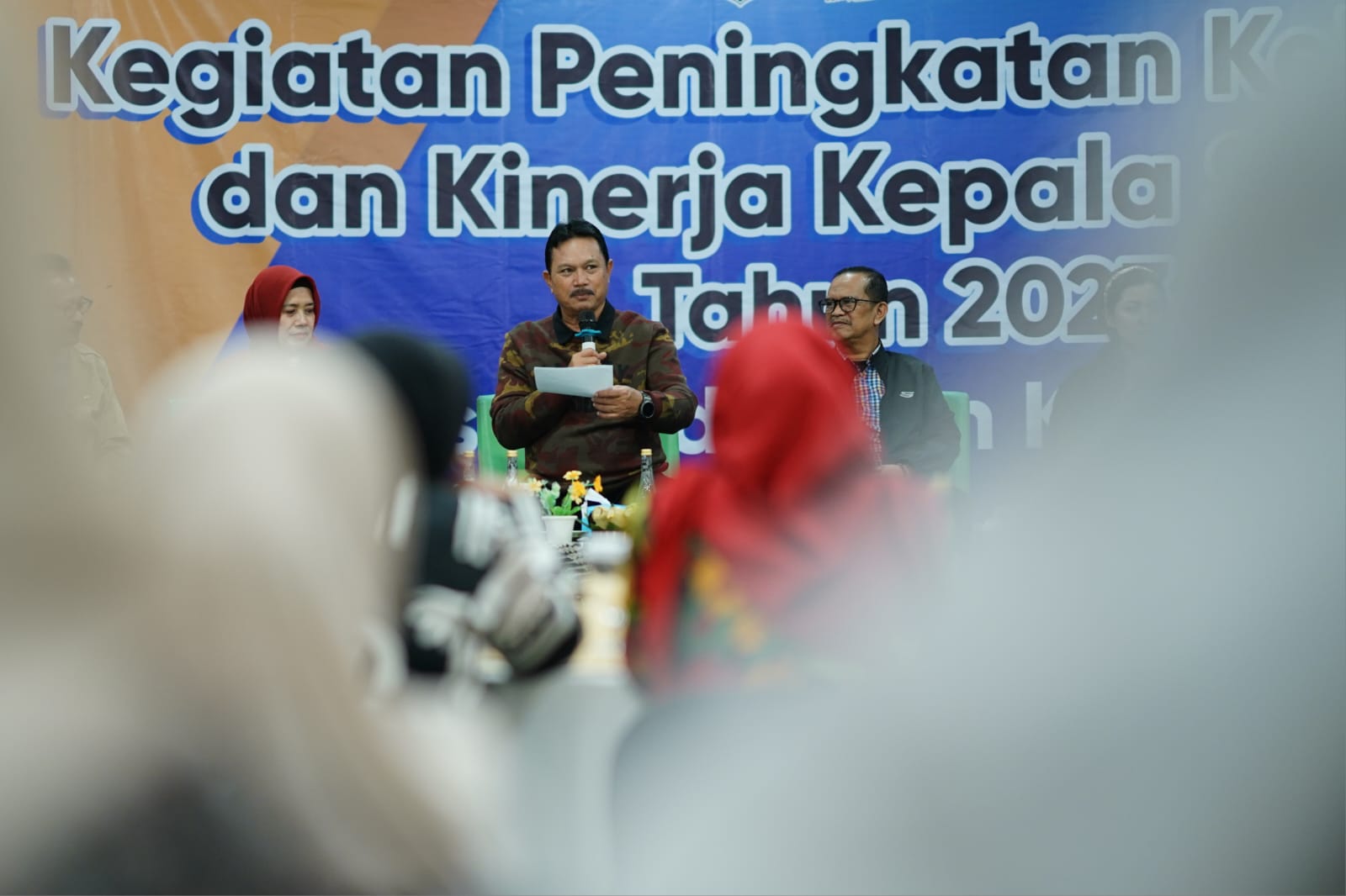Foto 2 dari 9: Beri Pembinaan Kepala Sekolah, Wali Kota: Kita Punya Tanggung Jawab Persiapkan Generasi Emas 2045
