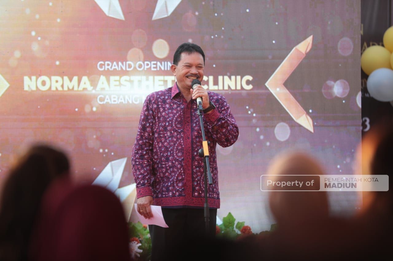Foto 10 dari 14: Hadiri Pembukaan Klinik Estetika, Wali Kota Harap Bisa Jadi Daya Tarik Kota Pendekar