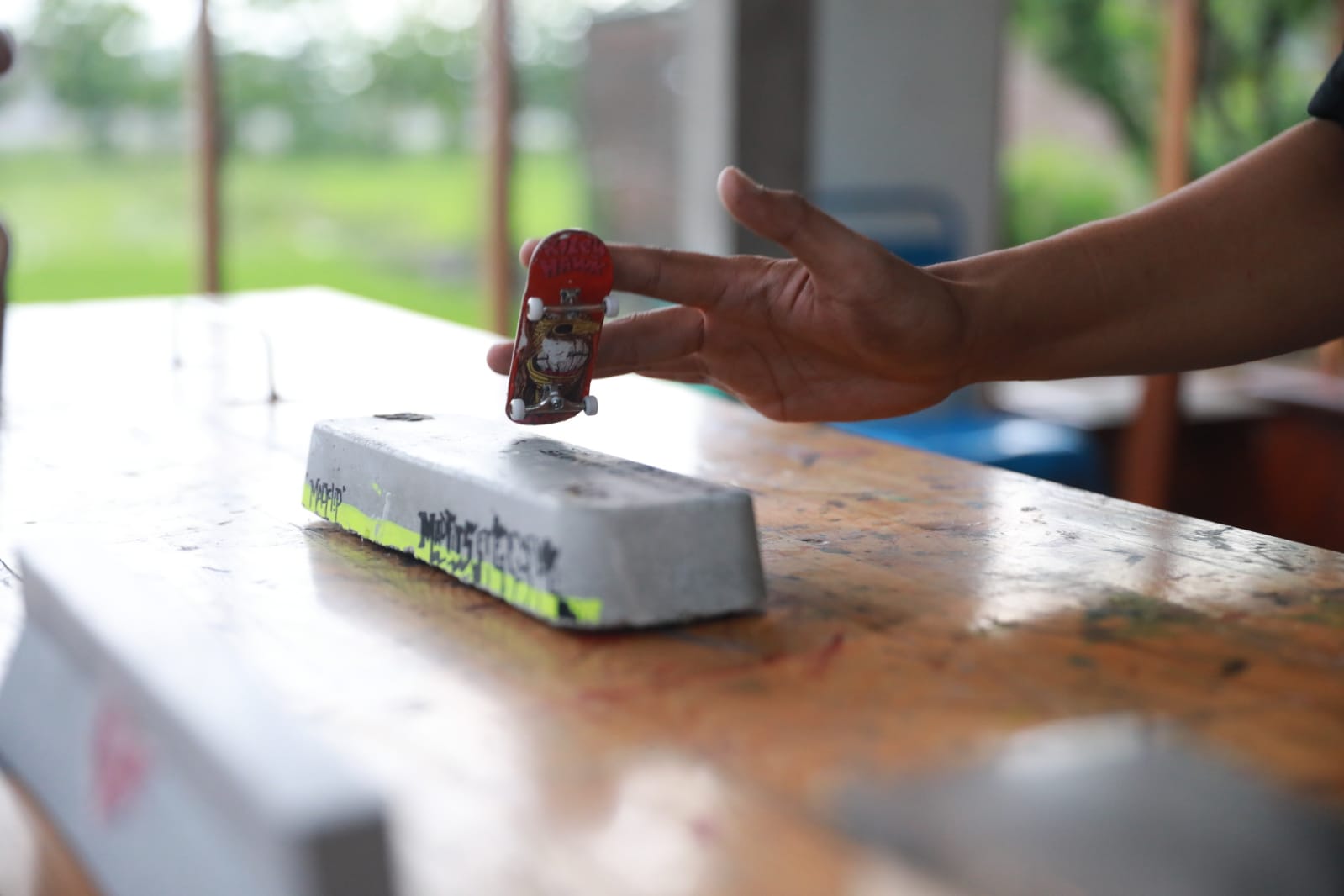 Adu Ketangkasan Jari Lewat Permainan Mini Skateboard