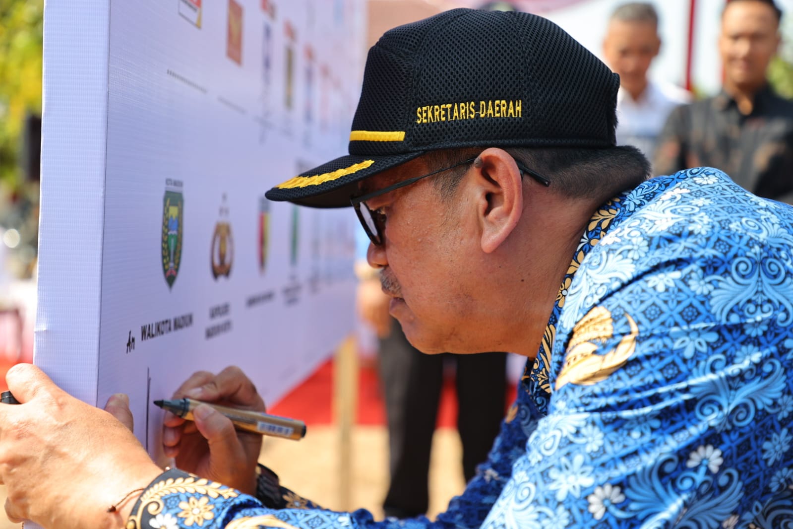 Foto 7 dari 8: Gelar Pasukan Operasi Mantap Brata Semeru, Polres Madiun Kota Siagakan 475 Personil Amankan Jalannya Pemilu