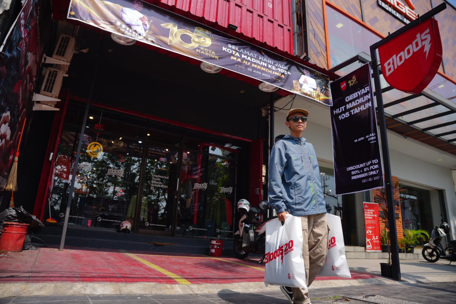 Foto utama berita: Hari Jadi Kota Madiun Bertabur Diskon, Berikut Daftar Toko yang Beri Harga Spesial