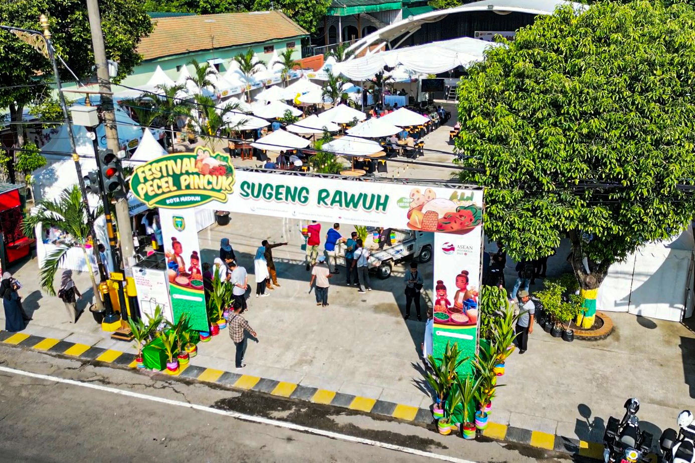 Foto utama berita: Buka Festival Pecel Pincuk 2023, Wali Kota: Kita Permudah Wisatawan yang Berburu Pecel