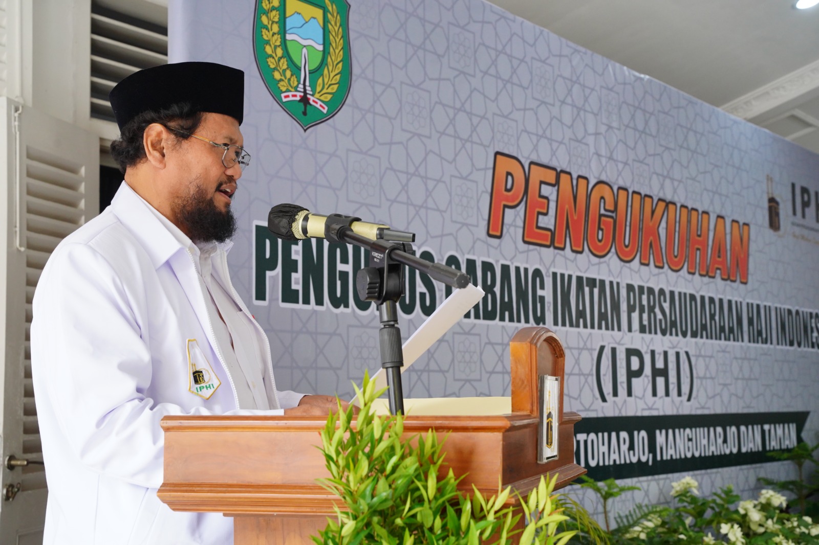Foto 10 dari 10: Kukuhkan Pengurus IPHI, Wali Kota Harap Kepengurusan Bisa Bawa Kemajuan Untuk Kota