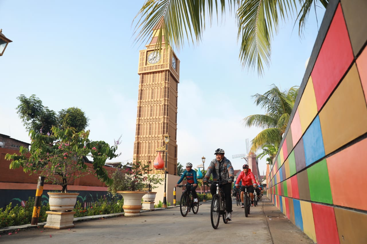 Foto 2 dari 16: Gowes Buka Event Jiwa Korsa BPSDMP PPI Madiun, Wali Kota Harap Masukan Untuk Pembangunan Kota