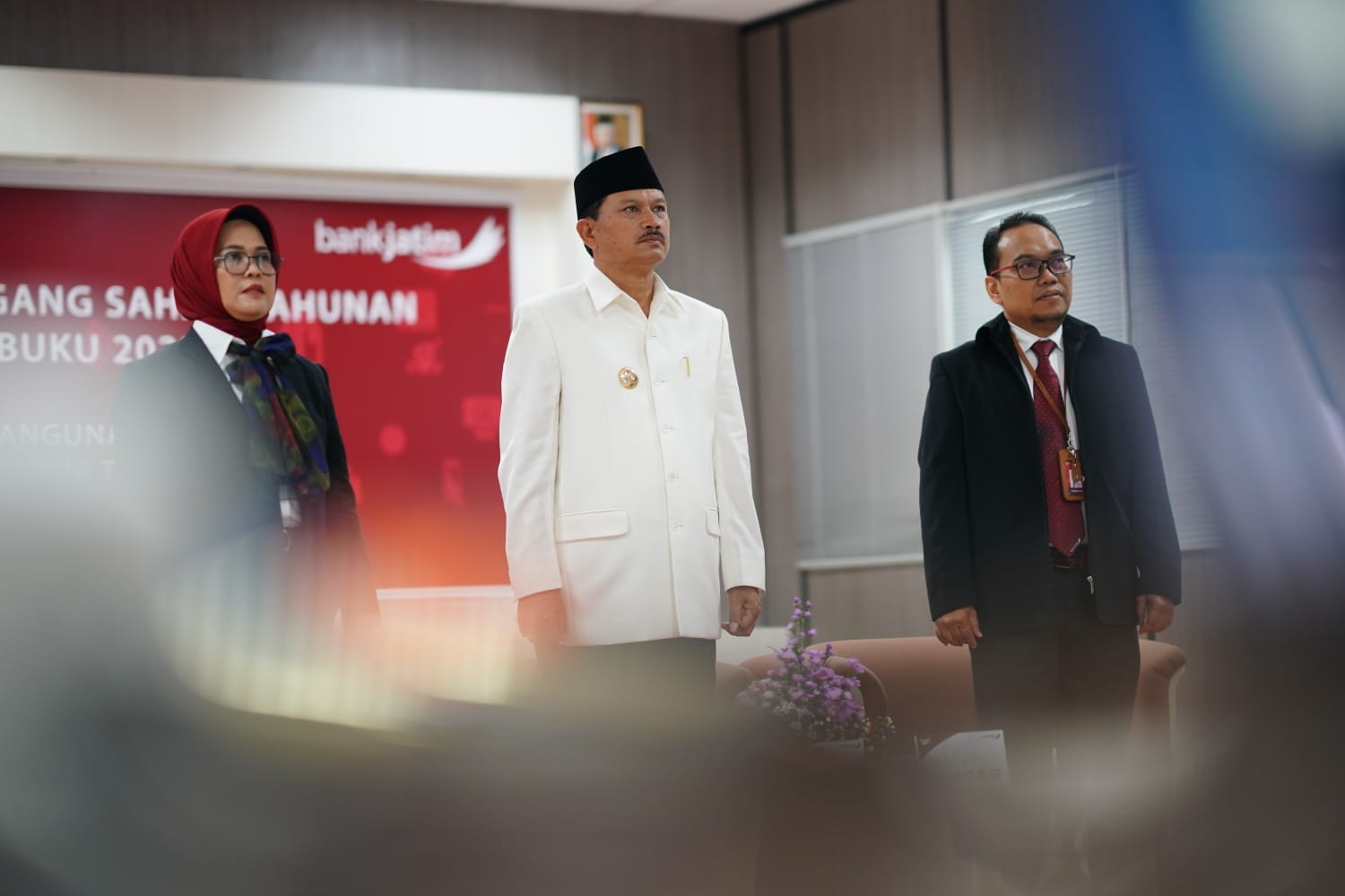 Foto 3 dari 7: Hadiri RUPS Bank Jatim, Wali Kota Dukung Arahan Gubernur Khofifah Untuk Dorong Peningkatan Performa Lewat Transformasi Lima Pilar