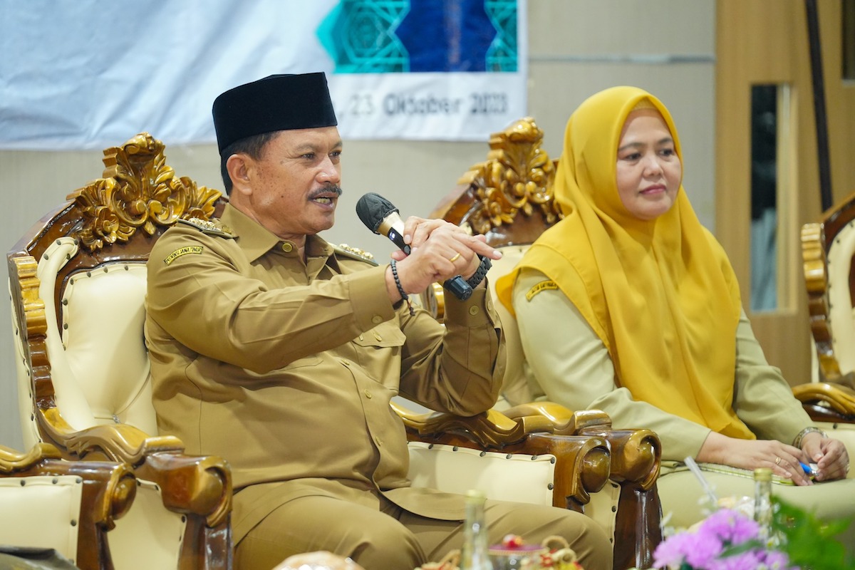 Foto 2 dari 8: Hadiri Pengajian Majelis Ta’lim Kecamatan Kartoharjo, Wali Kota Sampaikan Pesan Jaga Kota dengan Doa
