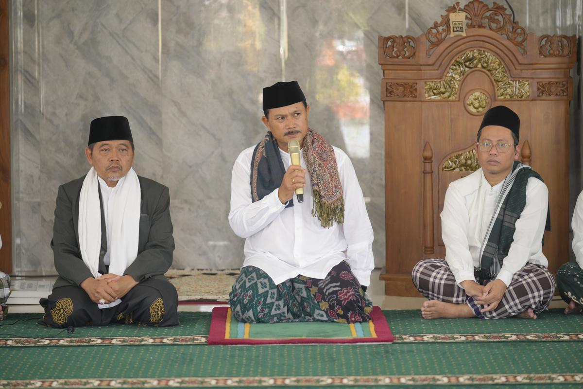 Peringati Nuzulul Quran, Wali Kota Juga Serahkan Bansos Untuk Imam Masjid, Marbot, dan Tokoh Agama