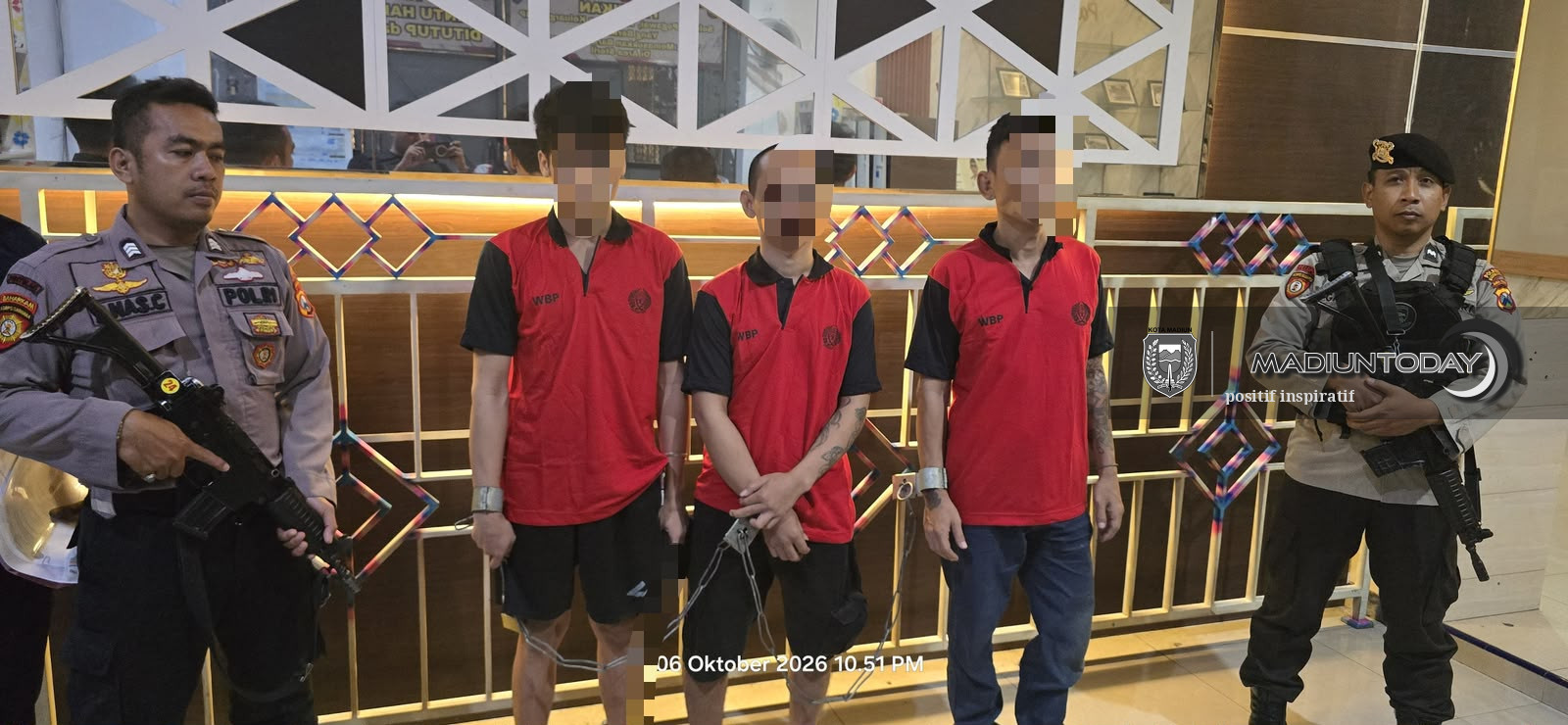 Foto 1 dari 2: Jaga Stabilitas Keamanan, Tiga Warga Binaan Lapas Madiun Dipindahkan ke Nusakambangan