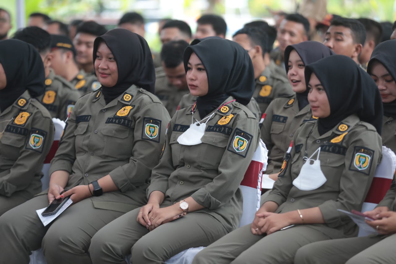 Foto 5 dari 12: Gelar Pembinaan Peningkatan Kinerja Pelayanan Publik, Wali Kota Harap Satpol PP dan Damkar Optimal Berikan Pelayanan