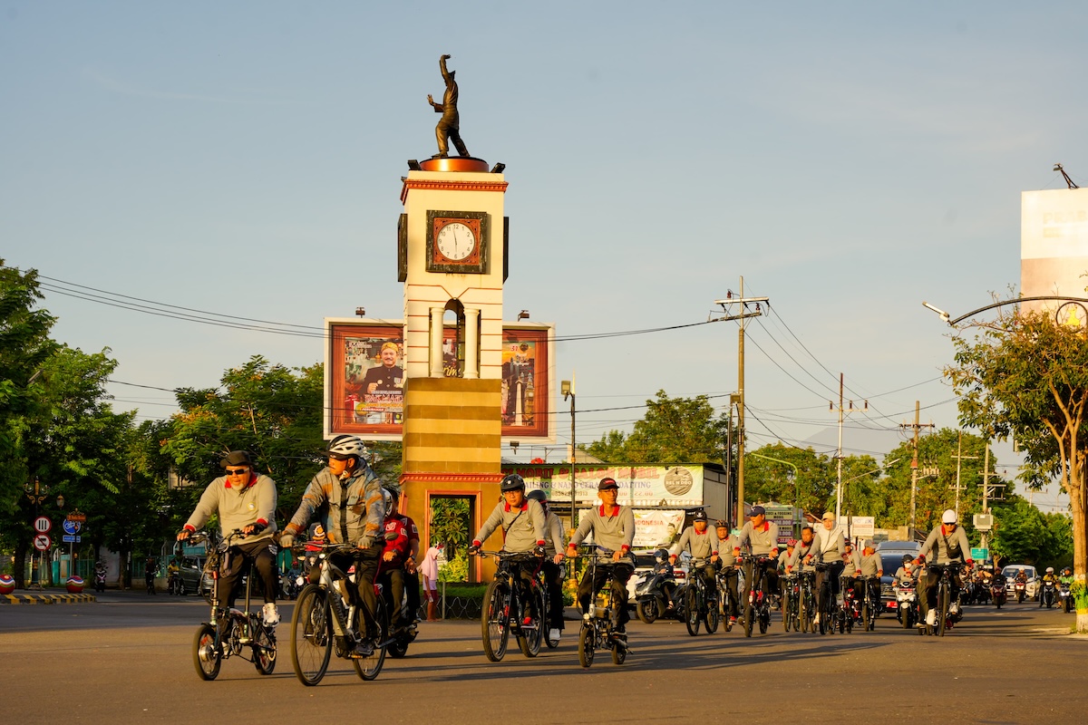 Foto 3 dari 9: Senam Lansia di Pondok Lansia, Wali Kota: Ini Jadi Tempat Pusat Kegiatan Lansia