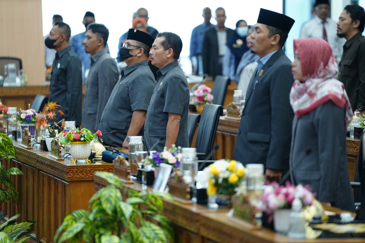 Foto 3 dari 10: Bahas Raperda Tahap IV, Eksekutif-Legislatif Gelar Rapat Paripurna