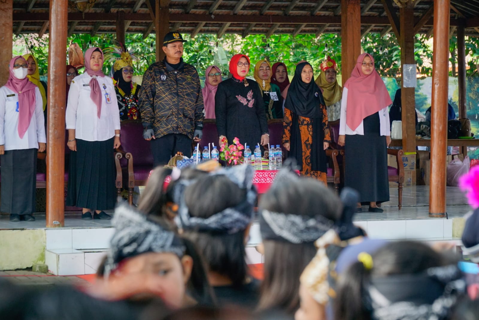 Foto 5 dari 12: Peringati Hardiknas dan Hari Kartini, 1.600 Anak TK se-Kecamatan Taman Gelar Pawai Budaya, Bunda PAUD Beri Apresiasi