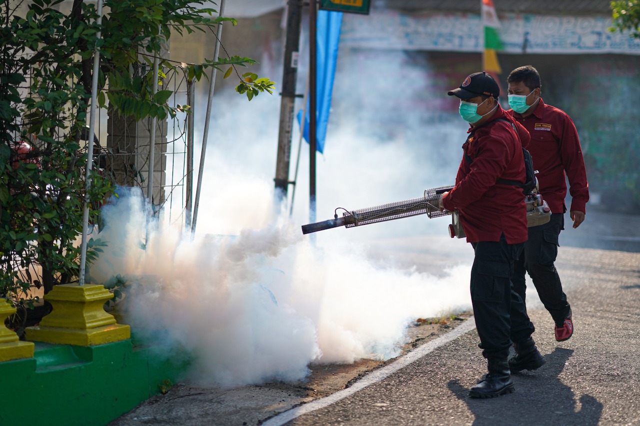 Foto 7 dari 9: Tekan DBD, Dinkes Gencarkan Fogging di Wilayah Sebaran Kasus