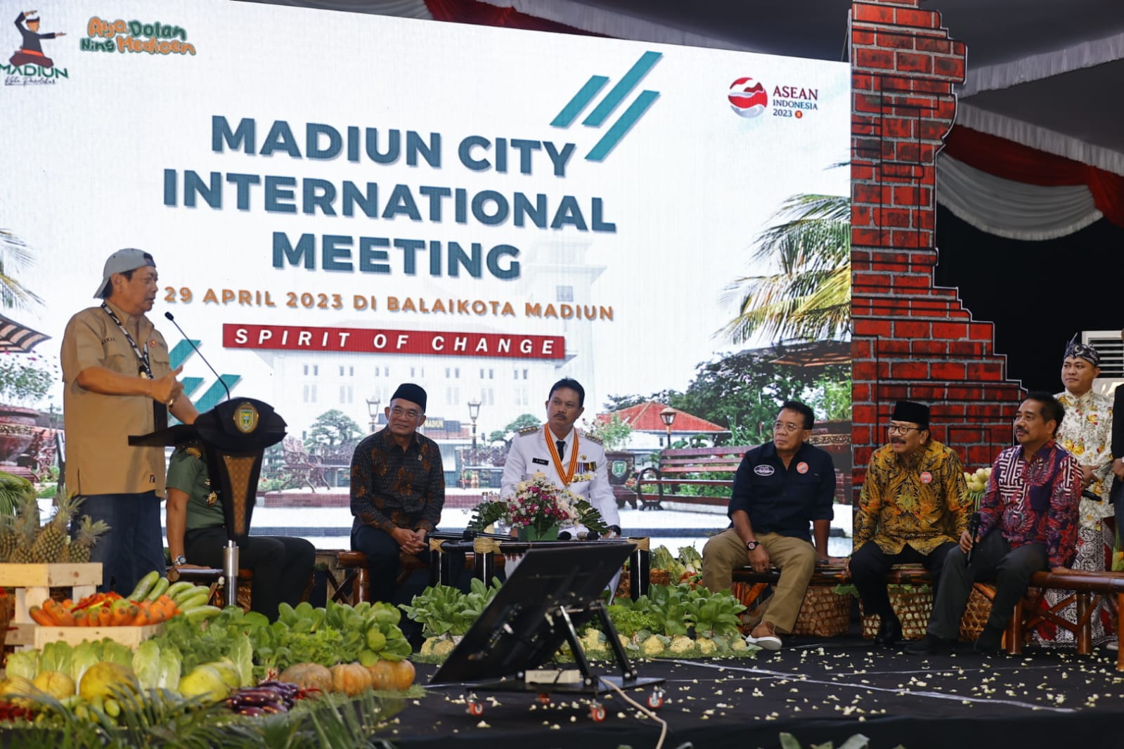 Foto 1 dari 10: Madiun City International Meeting Berlangsung Sukses, Wali Kota Apresiasi Berbagai Ide dan Masukan Para Tokoh