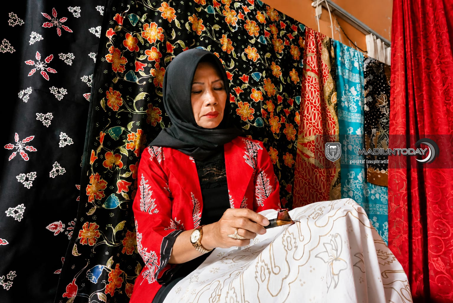 Foto 2 dari 6: Lestarikan Identitas Kota  Madiun Lewat Selembar Kain Batik