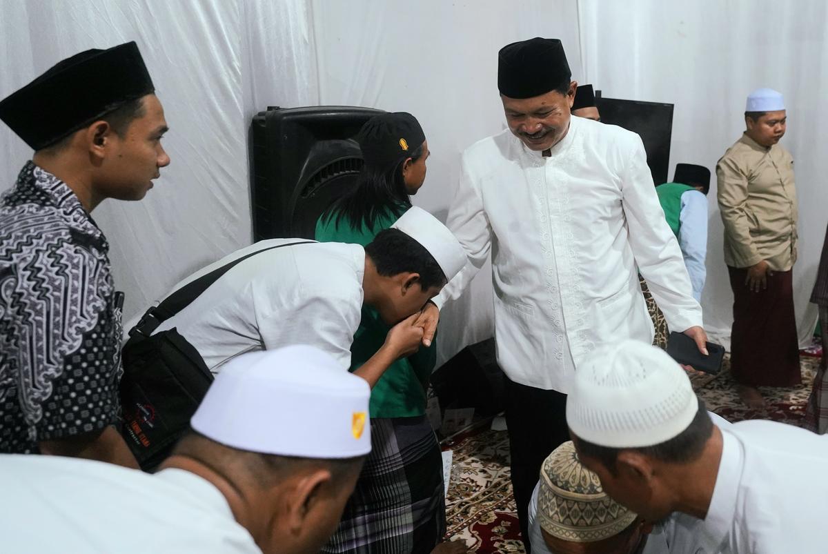 Foto 7 dari 9: Hadiri Peringatan Nifsu Sya'ban, Wali Kota Harap Kesejahteraan Untuk Kota Madiun