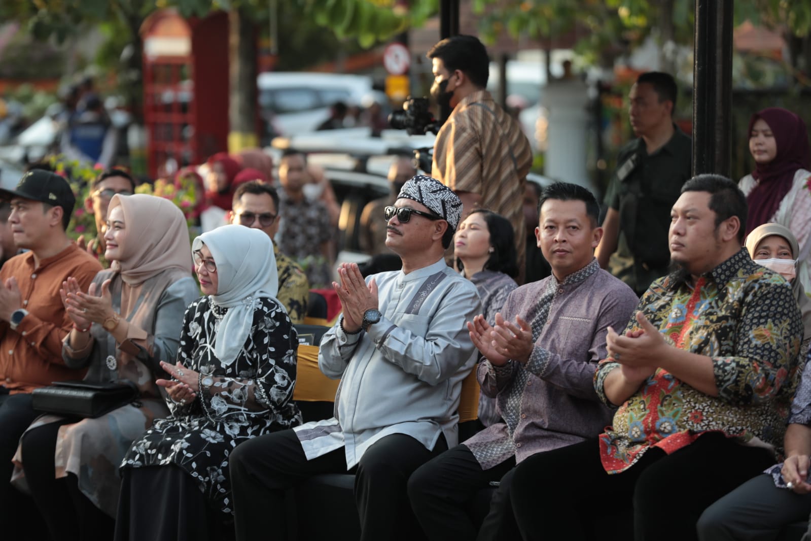 Foto 16 dari 17: Buka Festival Ramadan Bluder Cokro, Wali Kota Harap UMKM Kota Go Internasional