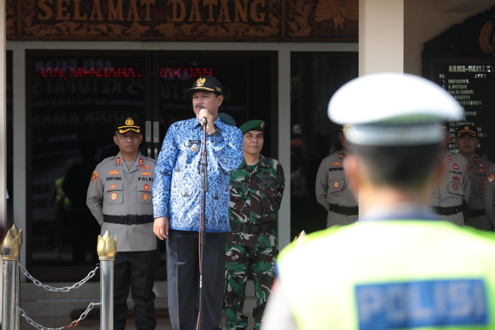 Foto utama berita: Pimpin Apel Gelar Pasukan Ops Ketupat Semeru 2023, Wali Kota: Aman dan Nyaman Kebutuhan Masyarakat