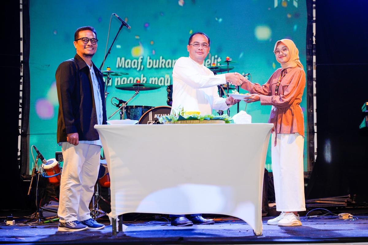 Foto 2 dari 8: Hadiri HUT BEM Stikes BHM, Pj Wali Kota Harap Peningkatan Kualitas