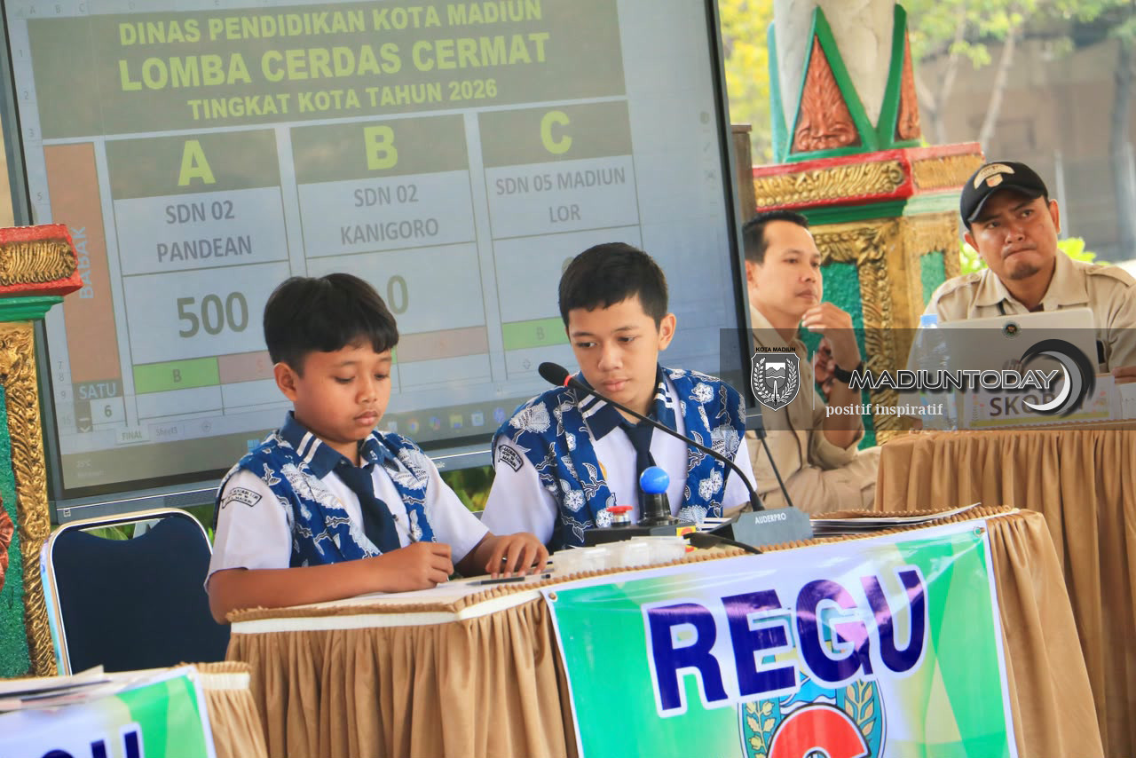 Foto 4 dari 10: Adu Cepat Tepat di Final LCC, Asah Pengetahuan dan Kepercayaan Diri Siswa