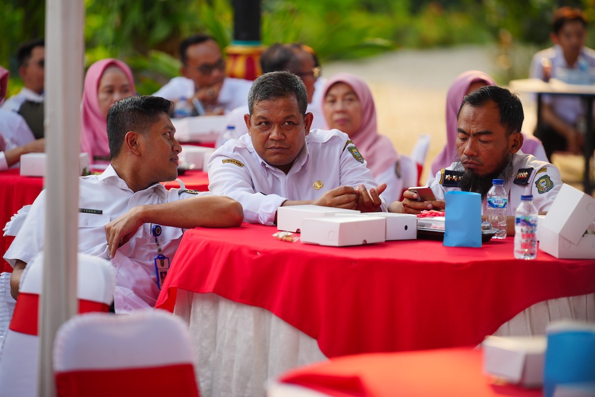 Foto 5 dari 8: Beri Pembinaan Karyawan BUMD, Wali Kota Pesan Jaga Kekompakan Dan Aksi Sosial Untuk Masyarakat