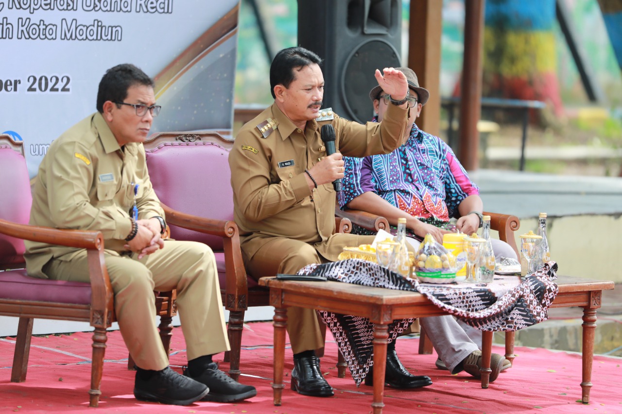 Foto 4 dari 9: Beri Pembinaan UMKM Kuliner, Wali Kota Pesan Tingkatkan Kualitas