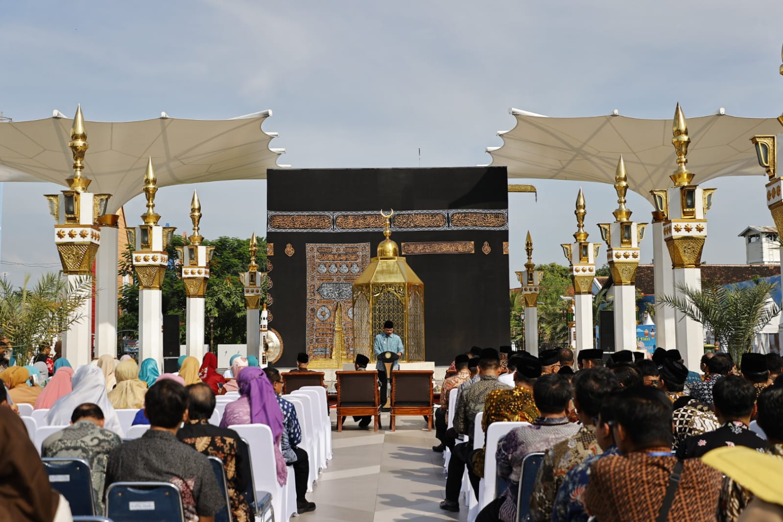 Foto 3 dari 10: Hari Kedua Masuk Kerja Pasca Lebaran, Wali Kota Gelar Halal Bihalal Dengan Pegawai Pemkot Madiun