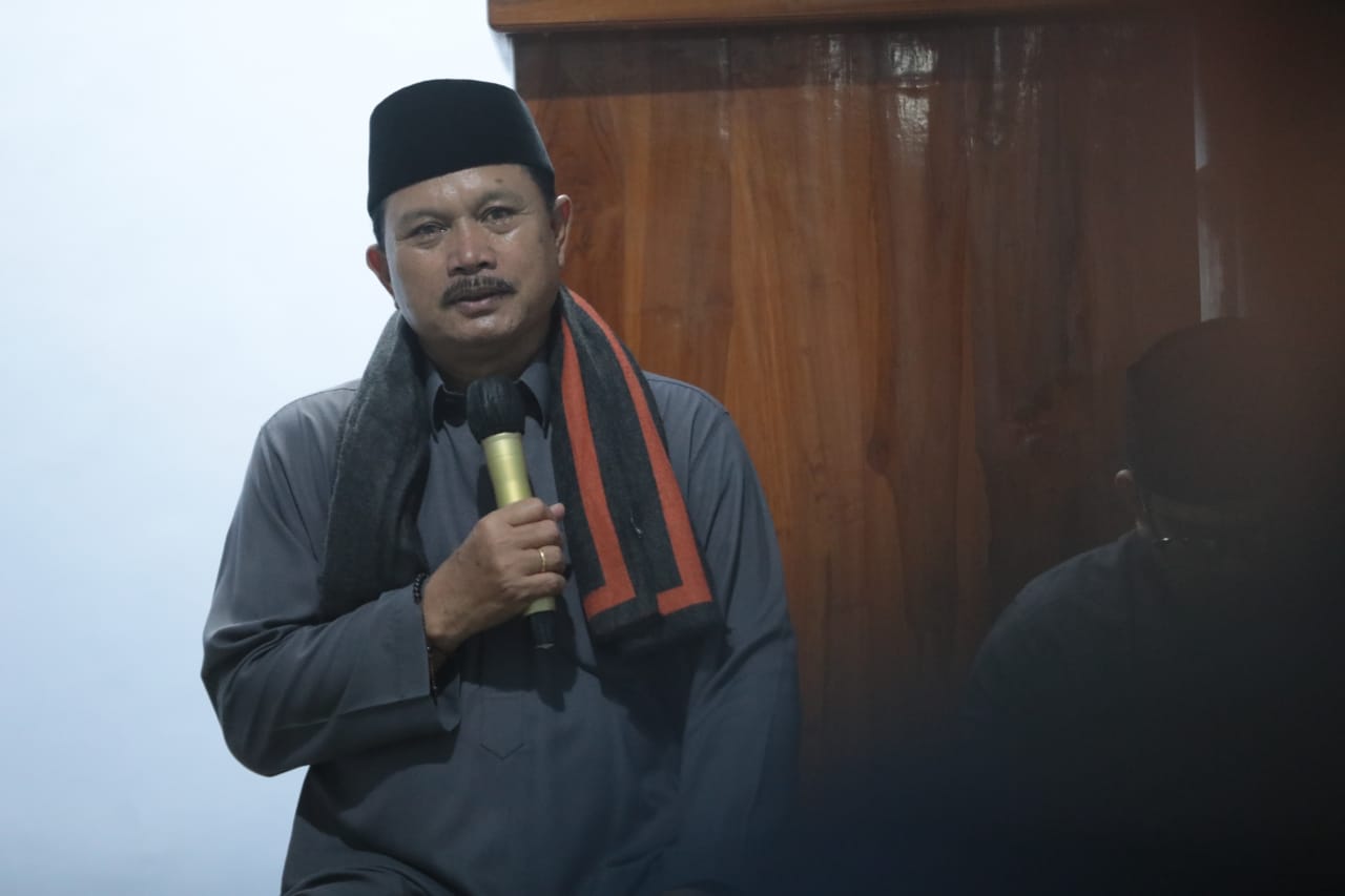 Foto utama berita: Shalat Isya Berjamaah Di Darul Muttaqien, Wali Kota Sampaikan Oleh-oleh Dari Negeri Kincir Angin