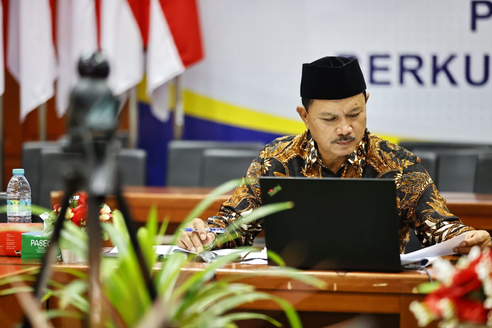 Foto 3 dari 6: Jalani Sidang Ujian Proposal Doktor Hari Ini, Wali Kota : Ilmu Pengetahuan Harus Terus Digali