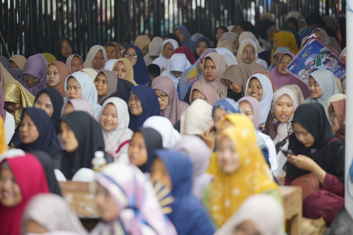 Foto 8 dari 9: Haul ke-30 KH Munirul Ikhwan dan Harlah ke-70 Pondok Pesantren Subulul Huda, Wali Kota Turut Hadir Dalam Peringatan