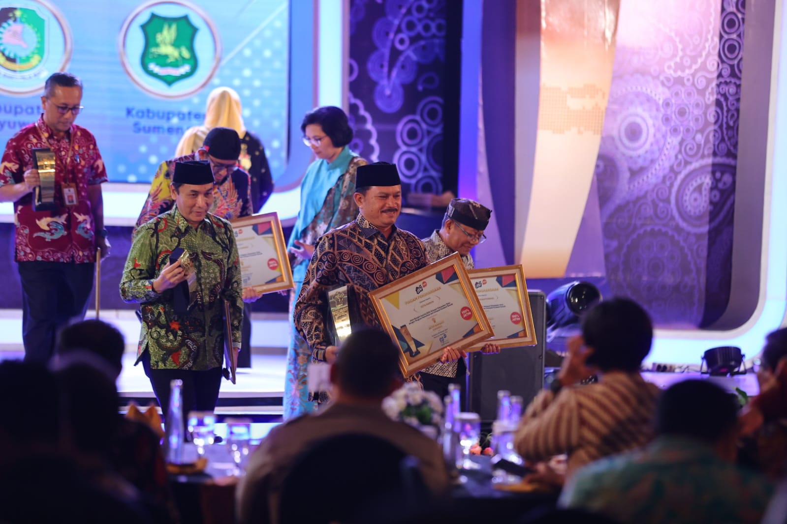 Foto 2 dari 8: Dinilai Sukses Tangani Pandemi, Kota Madiun Raih Penghargaan Jatim Bangkit