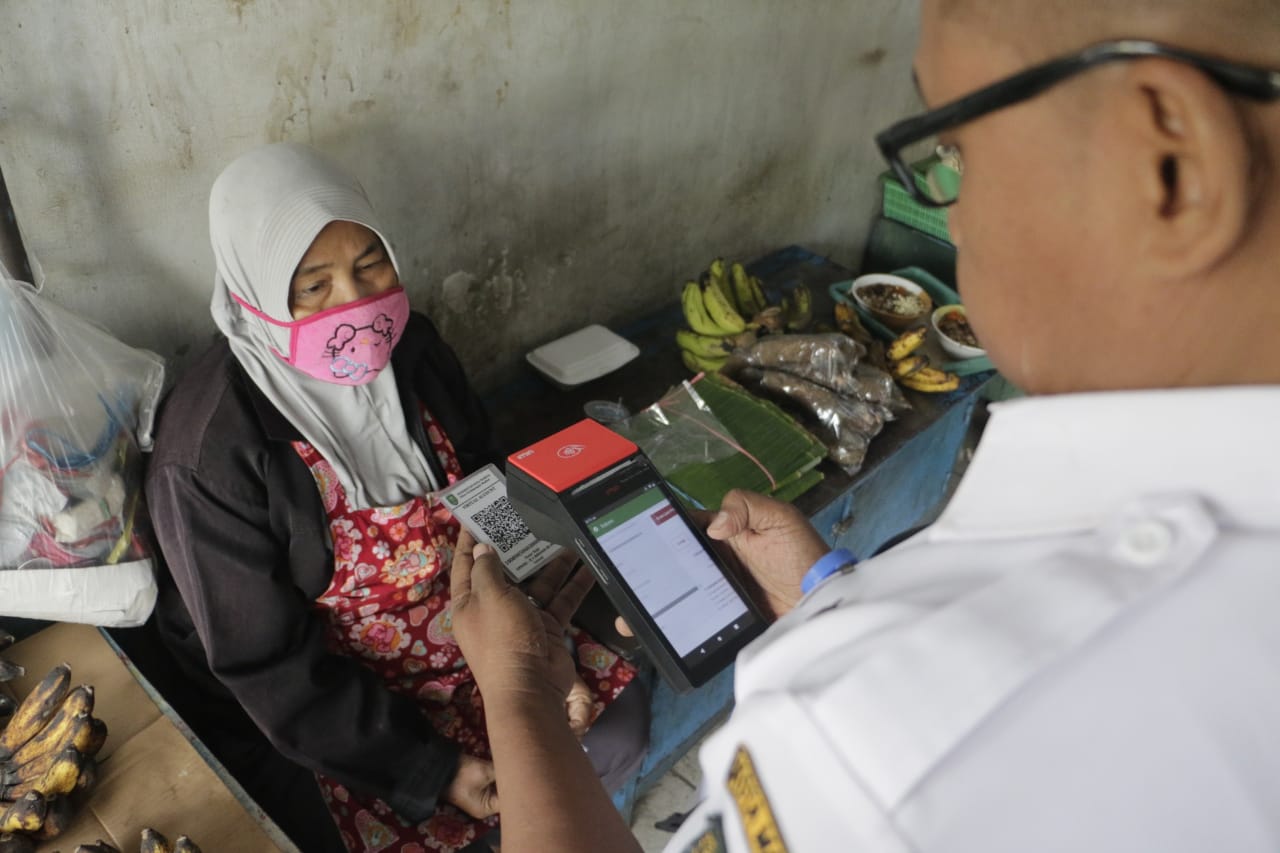 Foto 4 dari 9: E-Retribusi Sudah Berlaku di 17 Pasar Tradisional di Kota Pendekar