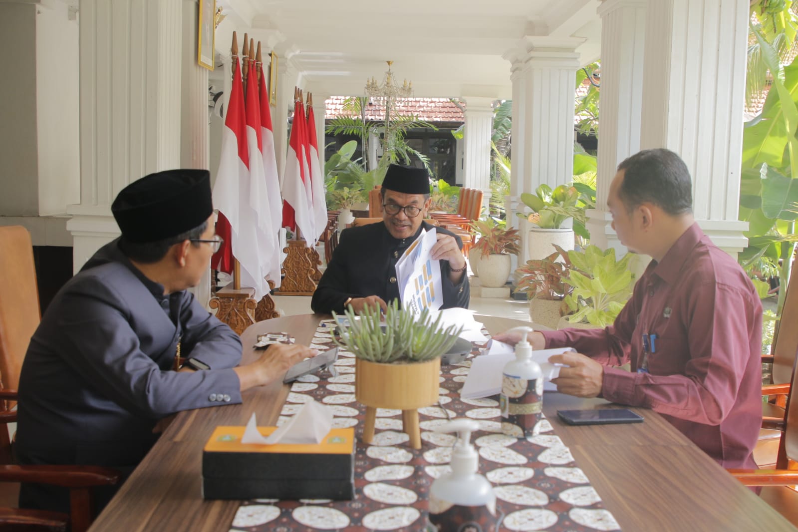 Foto 11 dari 11: Ikuti Monev KI, Pemkot Madiun Paparkan Keterbukaan Informasi Publik Di Kota Pendekar