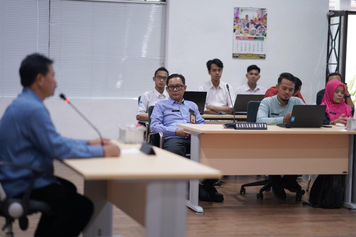 Foto 3 dari 9: Sosialisasi Perlindungan Data Pribadi Bagi Karang Taruna, Wali Kota Pesan Jaga Keamanan Data Diri Agar Tak Disalahgunakan