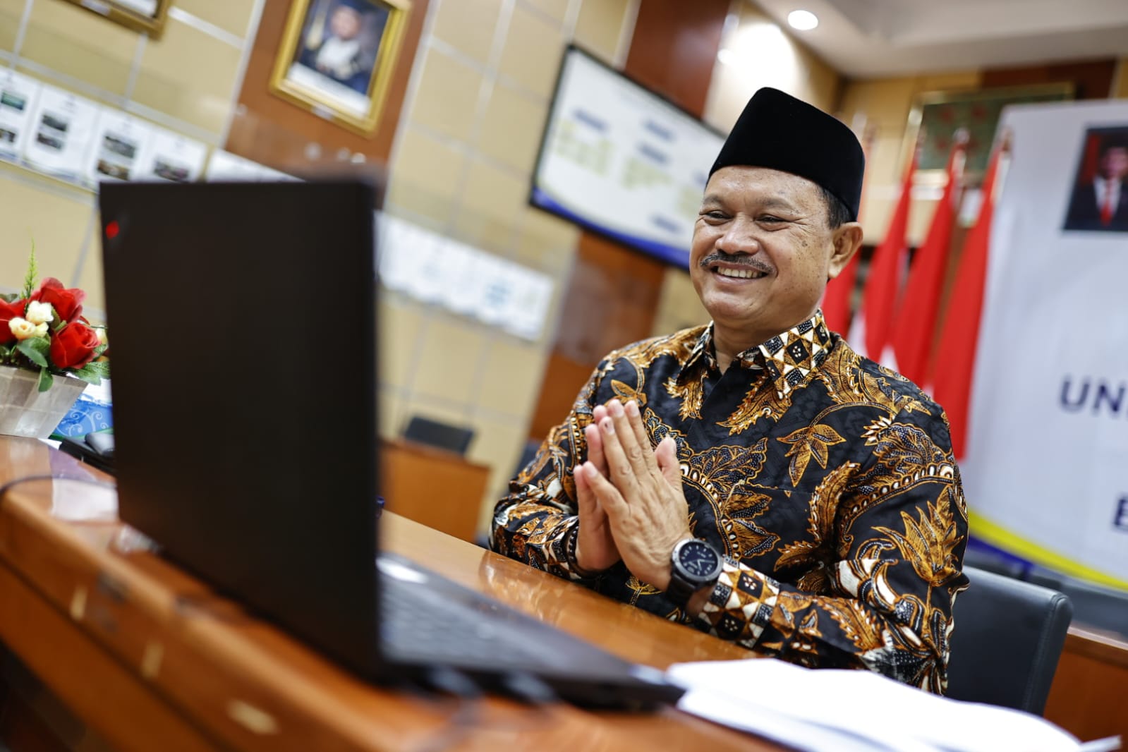 Foto 7 dari 10: Lulus Sidang Proposal Disertasi, Wali Kota : Semoga Bisa Jadi Rujukan Evaluasi Smart City