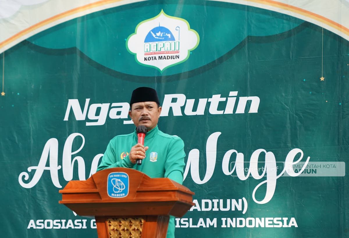 Foto 2 dari 9: Ikuti Pengajian Ahad Wage SKIMA, Wali Kota Sampaikan Program Pendidikan Pemerintah Kota