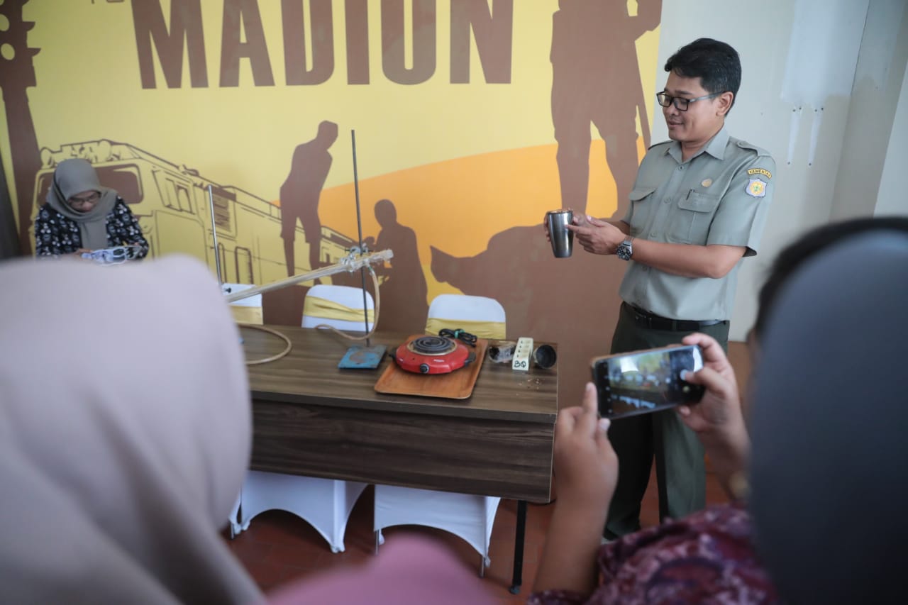 Foto 3 dari 6: Jangan Dibuang, Limbah Produk Tembakau Ternyata Bisa Diolah Jadi Produk Bernilai Jual